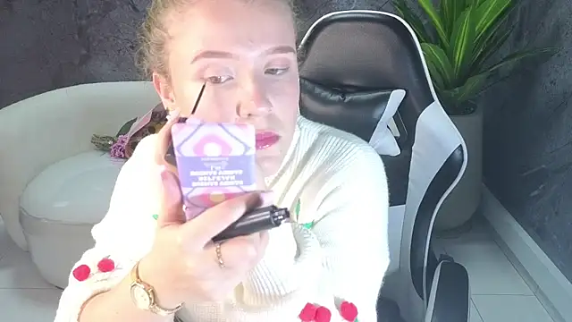 Snapshot of carla_tp chatting on 4, 11, 2025 carla tp online show from 4, 11, 2025