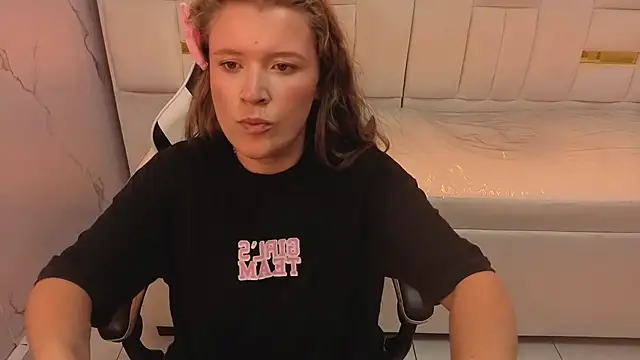 Snapshot of carla_tp chatting on 25, 11, 2025 carla tp online show from 25, 11, 2025