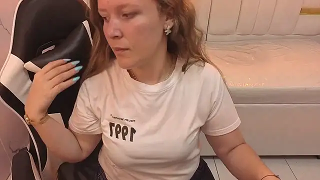 Snapshot of carla_tp chatting on 29, 11, 2025 carla tp online show from 29, 11, 2025