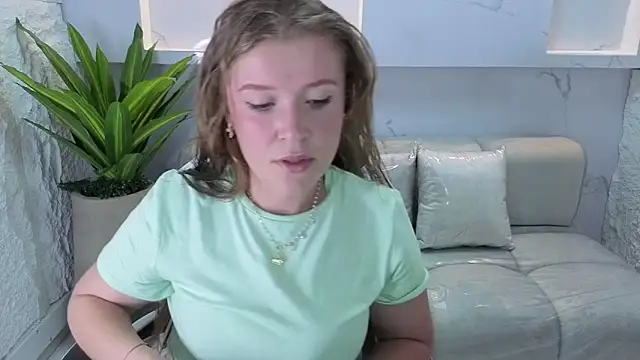 Snapshot of carla_tp chatting on 10, 11, 2025 carla tp online show from 10, 11, 2025