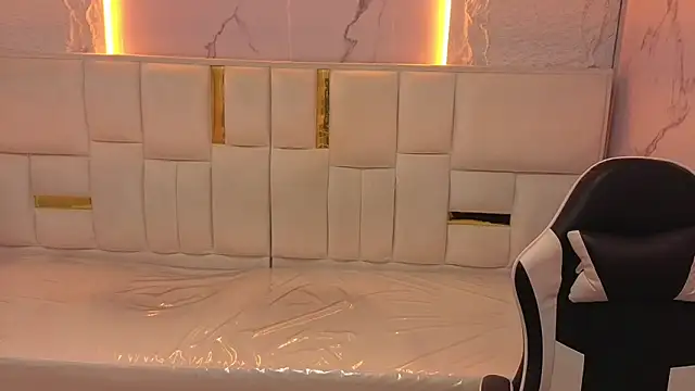 Snapshot of carla_tp chatting on 23, 11, 2025 carla tp online show from 23, 11, 2025