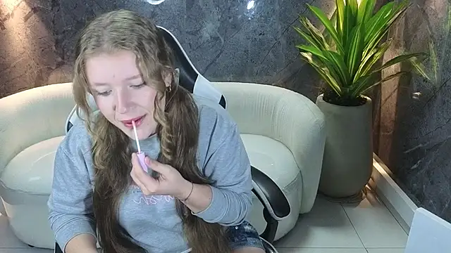 Snapshot of carla_tp chatting on 29, 10, 2025 carla tp online show from 29, 10, 2025