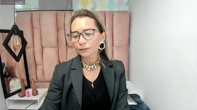 Issa Milf   online show from 27, 4, 2026