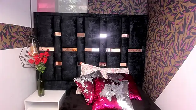 Issa Milf   online show from 19, 1, 2026