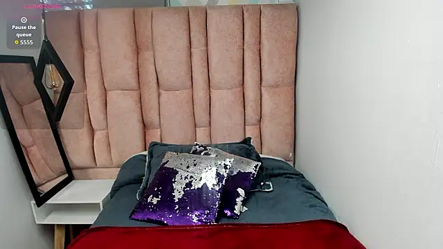 Issa Milf   online show from 28, 2, 2026