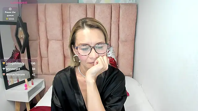 Issa Milf   online show from 2, 4, 2026