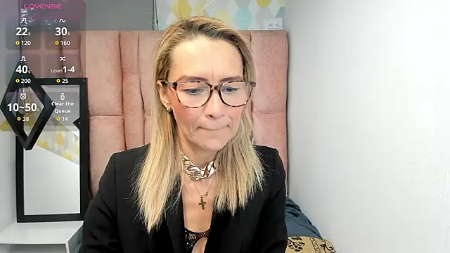 Issa Milf   online show from 14, 2, 2026