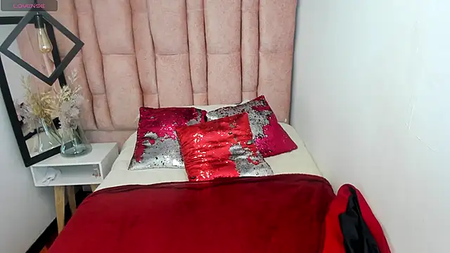 Issa Milf   online show from 29, 5, 2026