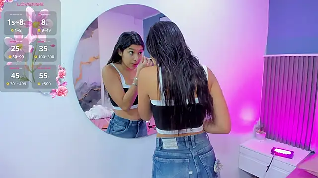 Snapshot of liz__cute chatting on 20, 11, 2025 liz cute online show from 20, 11, 2025