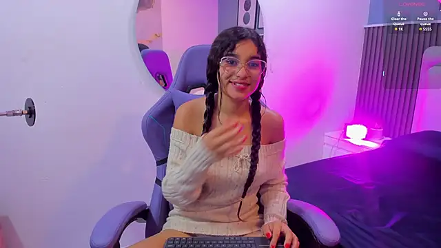 Snapshot of liz__cute chatting on 3, 10, 2025 liz cute online show from 3, 10, 2025