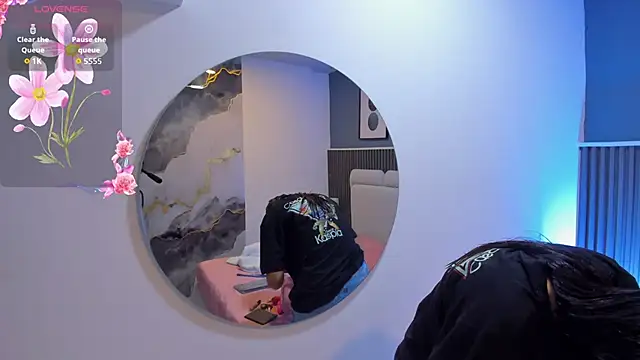 Snapshot of liz__cute chatting on 21, 11, 2025 liz cute online show from 21, 11, 2025