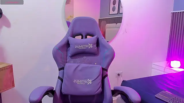 Snapshot of liz__cute chatting on 4, 10, 2025 liz cute online show from 4, 10, 2025