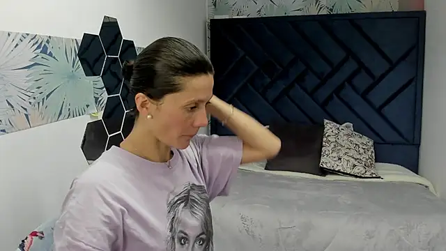 Valery More   online show from 20, 11, 2025