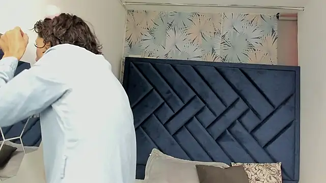 Valery More   online show from 21, 10, 2025