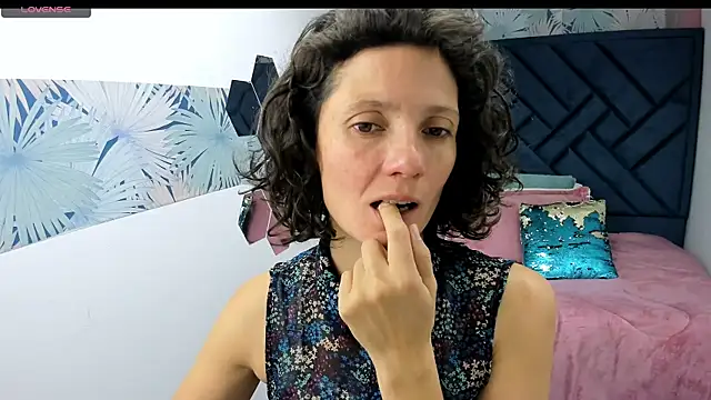 Valery More   online show from 24, 2, 2026