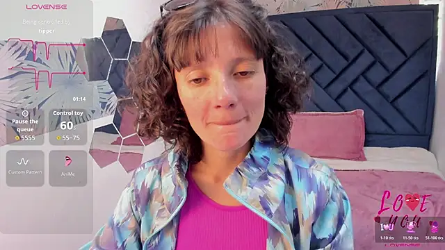 Snapshot of Valery_More__ chatting on 8, 7, 2026 Valery More online show from 8, 7, 2026