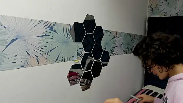 Valery More   online show from 8, 11, 2025