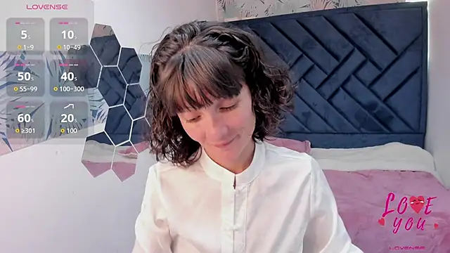 Snapshot of Valery_More__ chatting on 10, 7, 2026 Valery More online show from 10, 7, 2026