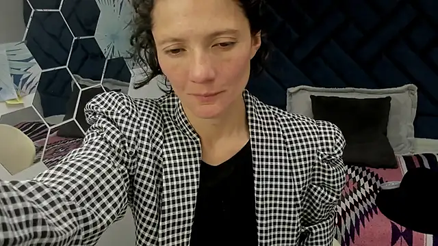 Valery More   online show from 13, 11, 2025