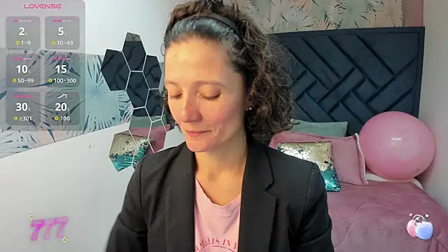 Snapshot of Valery_More__ chatting on 10, 6, 2026 Valery More online show from 10, 6, 2026