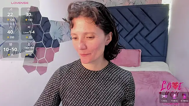 Snapshot of Valery_More__ chatting on 7, 7, 2026 Valery More online show from 7, 7, 2026