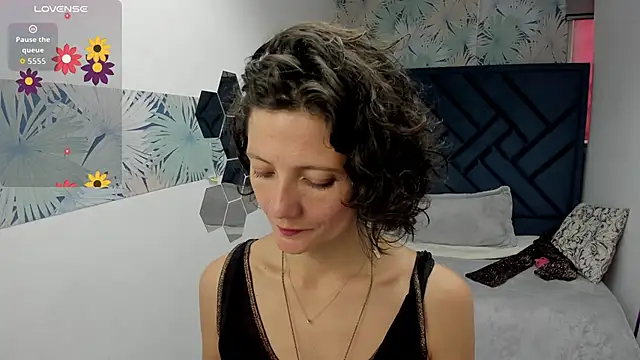 Valery More   online show from 2, 12, 2025