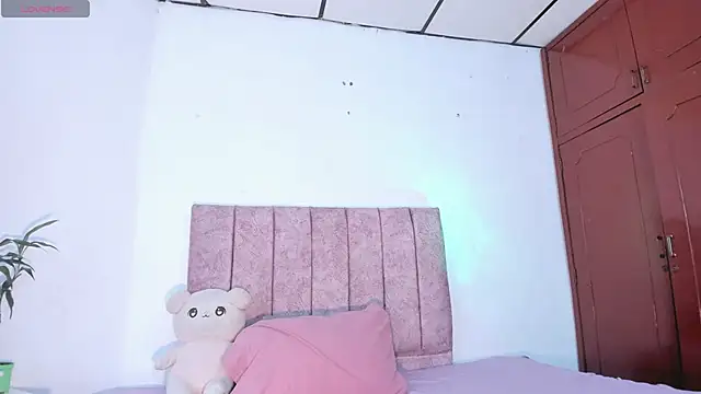 Mila 1wood online show from 25, 4, 2026