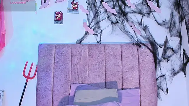 Mila 1wood online show from 9, 10, 2025