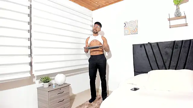 Taylormaccurdy  online show from 1, 10, 2025