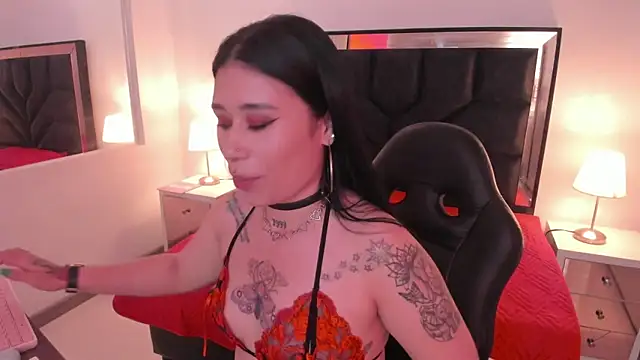 SusanVilla online show from 8, 11, 2025