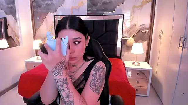 SusanVilla online show from 17, 11, 2025