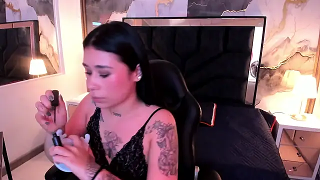 SusanVilla online show from 1, 12, 2025