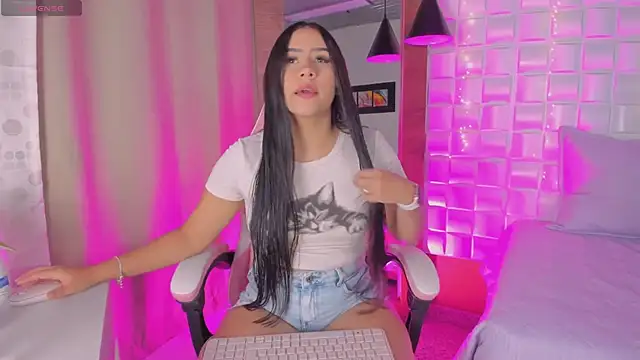 Snapshot of Scarlett_Kiiss chatting on 17, 2, 2026 Scarlett Kiiss online show from 17, 2, 2026