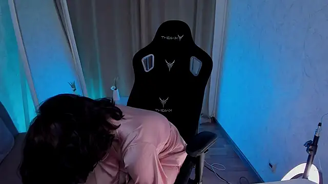 Violet Ferguson online show from 21, 11, 2025