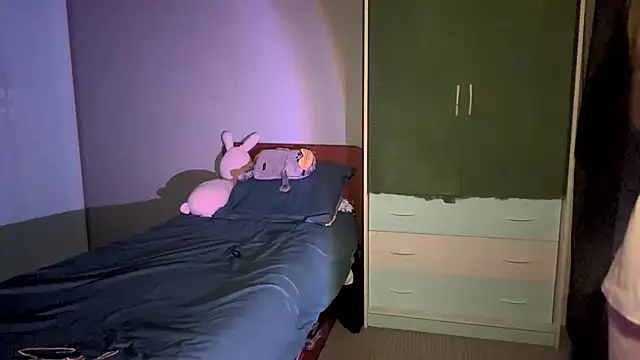 Snapshot of EmiIyKitty chatting on 10, 11, 2025 EmiIyKitty online show from 10, 11, 2025