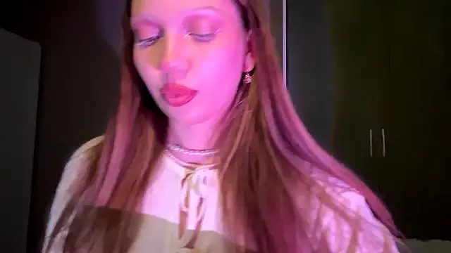 Snapshot of EmiIyKitty chatting on 29, 10, 2025 EmiIyKitty online show from 29, 10, 2025