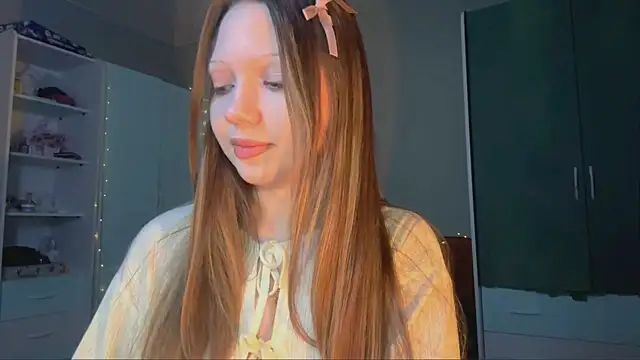 Snapshot of EmiIyKitty chatting on 1, 10, 2025 EmiIyKitty online show from 1, 10, 2025