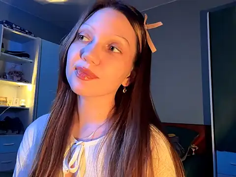 Snapshot of EmiIyKitty chatting on 13, 10, 2025 EmiIyKitty online show from 13, 10, 2025