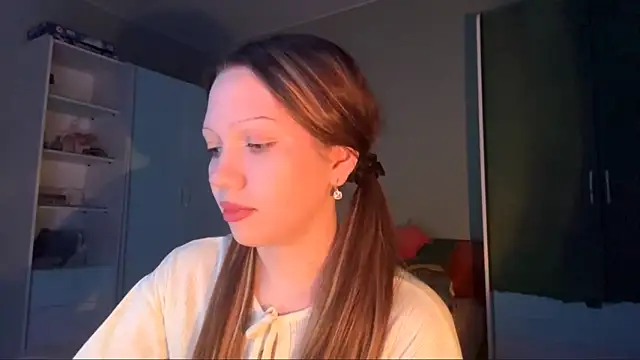 Snapshot of EmiIyKitty chatting on 22, 10, 2025 EmiIyKitty online show from 22, 10, 2025