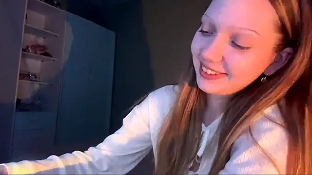 Snapshot of EmiIyKitty chatting on 18, 10, 2025 EmiIyKitty online show from 18, 10, 2025