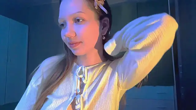 Snapshot of EmiIyKitty chatting on 5, 10, 2025 EmiIyKitty online show from 5, 10, 2025