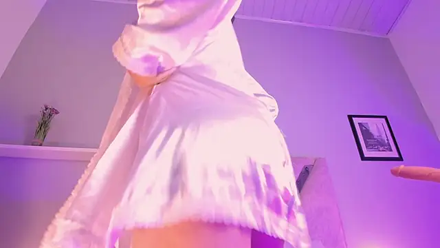 lyalee online show from 18, 12, 2025