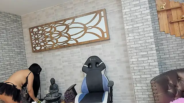 Alisonn Doll online show from 16, 10, 2025