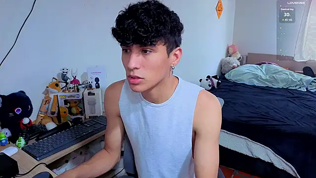 Snapshot of TwoBoys4Cum chatting on 23, 11, 2025 TwoBoys4Cum online show from 23, 11, 2025