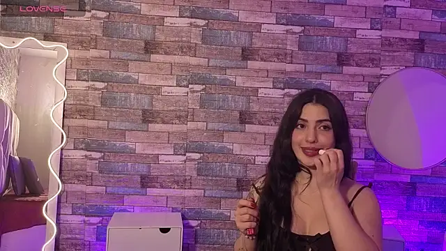 Ixchel tay online show from 5, 3, 2026