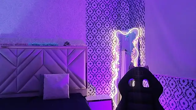 Ixchel tay online show from 13, 2, 2026