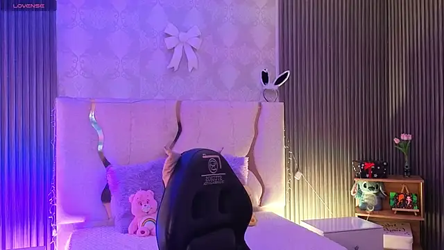 Ixchel tay online show from 2, 4, 2026