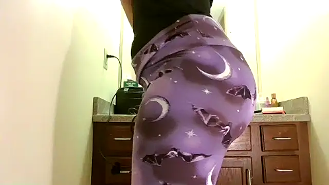 Snapshot of bellacagyal chatting on 29, 10, 2025 bellacagyal online show from 29, 10, 2025