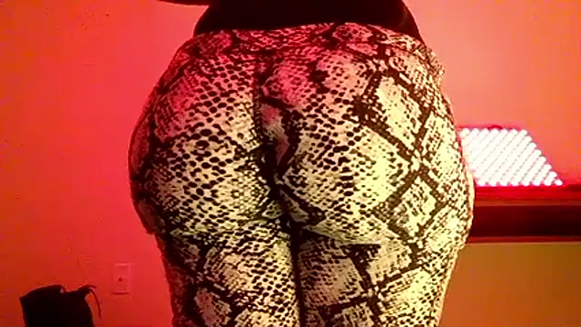 Snapshot of bellacagyal chatting on 6, 11, 2025 bellacagyal online show from 6, 11, 2025