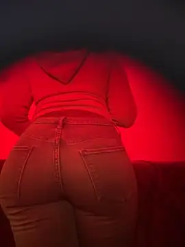 Snapshot of bellacagyal chatting on 23, 11, 2025 bellacagyal online show from 23, 11, 2025